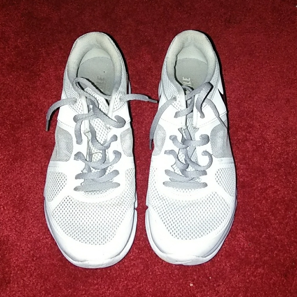Nike tennis Shoes
